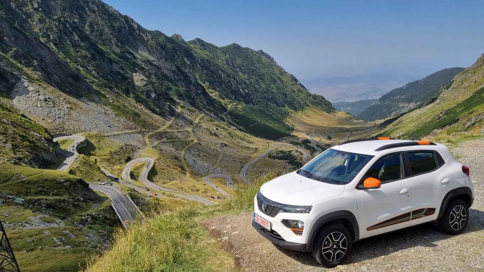 Cumpărăturile de mașini electrice second-hand, în special pentru modele accesibile precum Dacia Spring, necesită un ochi atent și o abordare bine informată