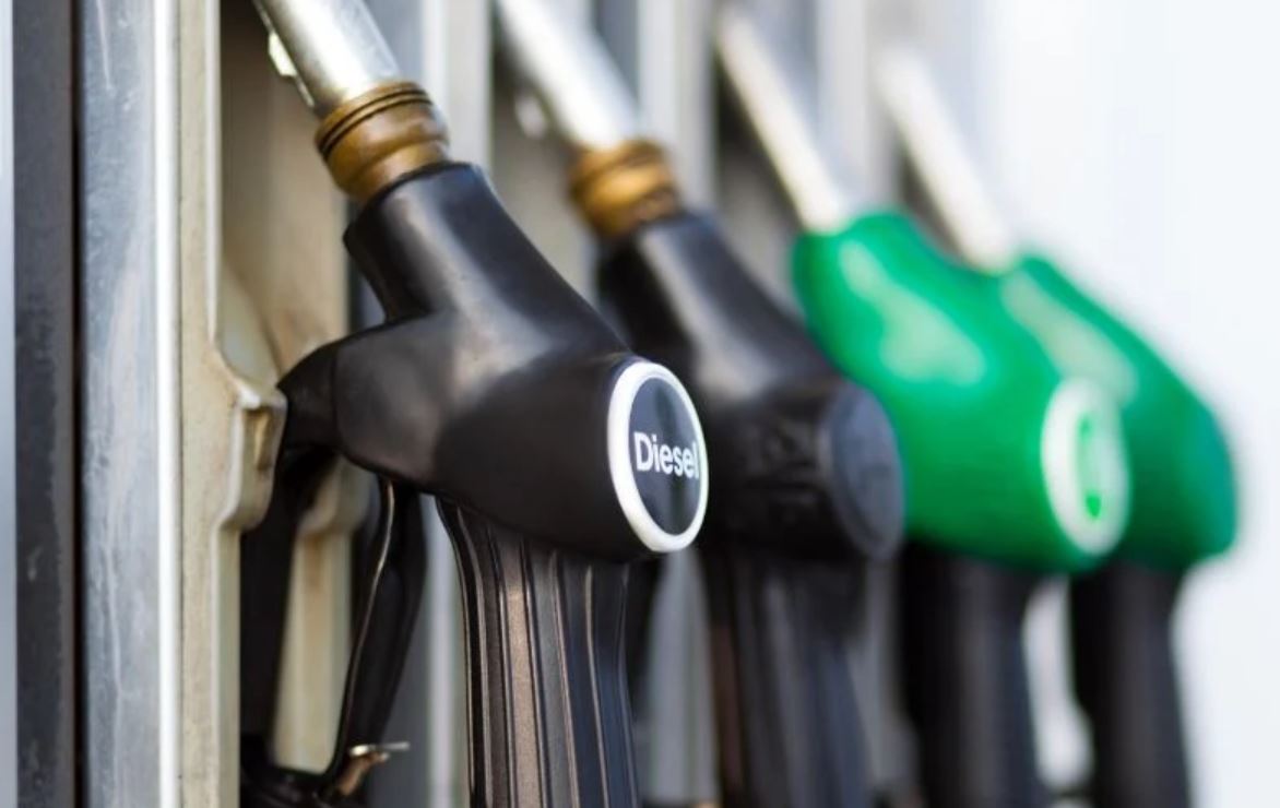 Carburantele, inclusiv motorina peste 9 lei/litru în multe stații, de astăzi