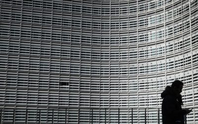 O discuție telefonică privată între un jurnalist Politico și un oficial UE a fost interceptată și făcută publică în contextul tensiunilor din Europa O conversație telefonică privată dintre un jurnalist de la Politico și un oficial de rang înalt al Uniunii Europene a fost interceptată ilegal și ulterior publicată online, alimentând un nou scandal în contextul conflictelor geopolitice din Europa