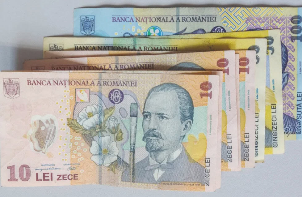 România se confruntă cu o serie de ieșiri în masă de capitaluri, pe fondul unei atmosfere de incertitudine globală tot mai pronunțată, alimentată de tensiunile din Orientul Mijlociu și volatilitățile de pe piețele internaționale