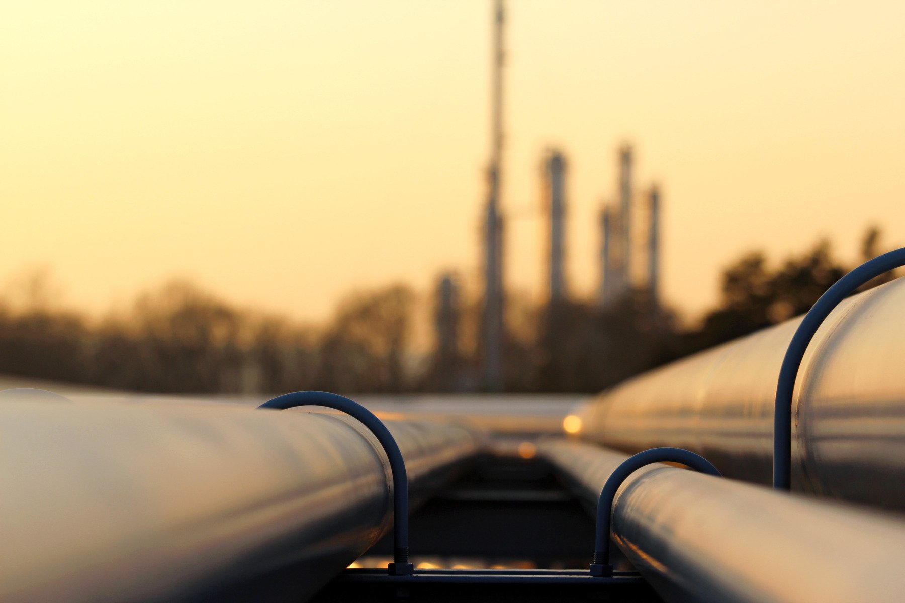 SUA analizează posibilitatea relxării sancțiunilor asupra exporturilor de petrol din Rusia, pe fondul emergenței unei crize de aprovizionare generate de situația tensionată din Orientul Mijlociu Statele Unite ale Americii iau în considerare reducerea restricțiilor impuse asupra vânzărilor de petrol rusesc, în contextul problemelor de aprovizionare cu energie cauzate de recentul escalation al conflictului din Orientul Mijlociu