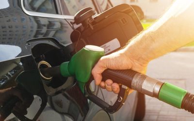 Prețurile carburanților au înregistrat din nou o creștere semnificativă, după ce miercuri dimineață benzina și motorina s-au scumpit cu 15 bani pe litru, conform datelor furnizate de aplicația Monitorul Prețurilor la carburanți