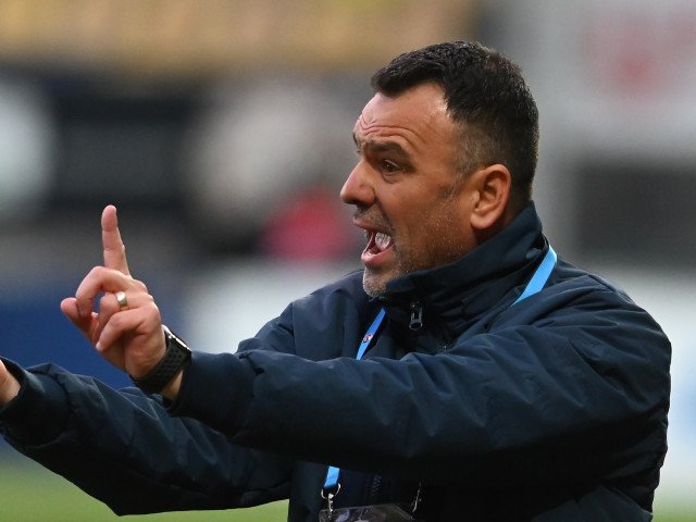 Toni Petrea, antrenorul principal al Universitate Craiova, a șocat pe toată lumea fotbalului românesc după vizita sa în amfiteatrul alb-albastru, dezvăluind un secret neașteptat despre formația din Bănie: “Nu au adversar”