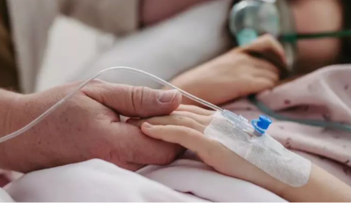 Fetiță de 11 ani moartă la Secția de Urgențe a Spitalului Județean Vâlcea: FACIAS solicită anchete și explicații Tragedie extrem de dureroasă la Vâlcea, unde o fetiță de doar 11 ani, diagnosticată cu gripă de tip A, a pierdut lupta cu boala în urma unor tratamente și îngrijiri medicale acordate într-un interval foarte scurt