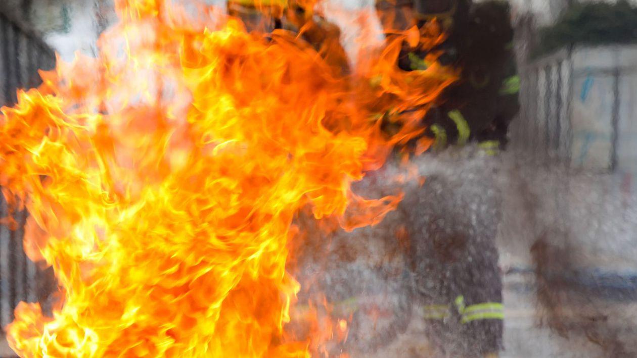 Tragedie rutieră în Elveția: un autocar a fost cuprins de flăcări, provocând victime și traume O tragedie de proporții a zguduit marți seara peisajul rutier al Elveției, când un autocar plin cu pasageri a fost cuprins de flăcări într-o zonă situată în vestul ţării