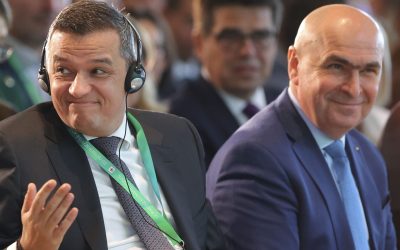 Rotația premierilor din România: un proces marcat de reguli nescrise și mese rotunde În peisajul politic românesc, stabilirea succesiunii în funcția de premier a fost, de-a lungul timpului, un subiect de polemici și negocieri strategice