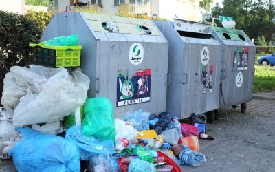 Abandonarea mobilierului vechi pe domeniul public devine infracțiune, fiind interzisă de legislație pentru a menține curățenia și ordinea în orașe