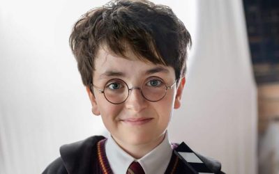 HBO a stârnit ieri curiozitatea fanilor din întreaga lume prin publicarea primei imagini oficiale din mult așteptatul serial inspirat de universul Harry Potter