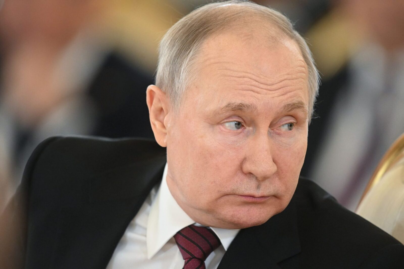 Putin solicită un armistițiu imediat în Iran, în contextul tensiunilor globale Președintele rus Vladimir Putin a făcut un apel surprinzător la العلماء din Iran pentru instaurarea unui armistițiu „imediat”, o declarație care atrage atenția asupra intensificării conflictelor și instabilității în regiune