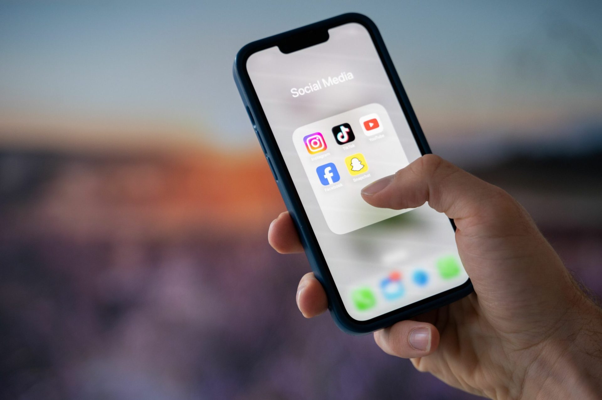 Austria intenționează să limiteze accesul minorilor la rețelele sociale, aderând astfel la un trend european tot mai accentuat pentru protejarea tinerilor de efectele negative ale mediului digital