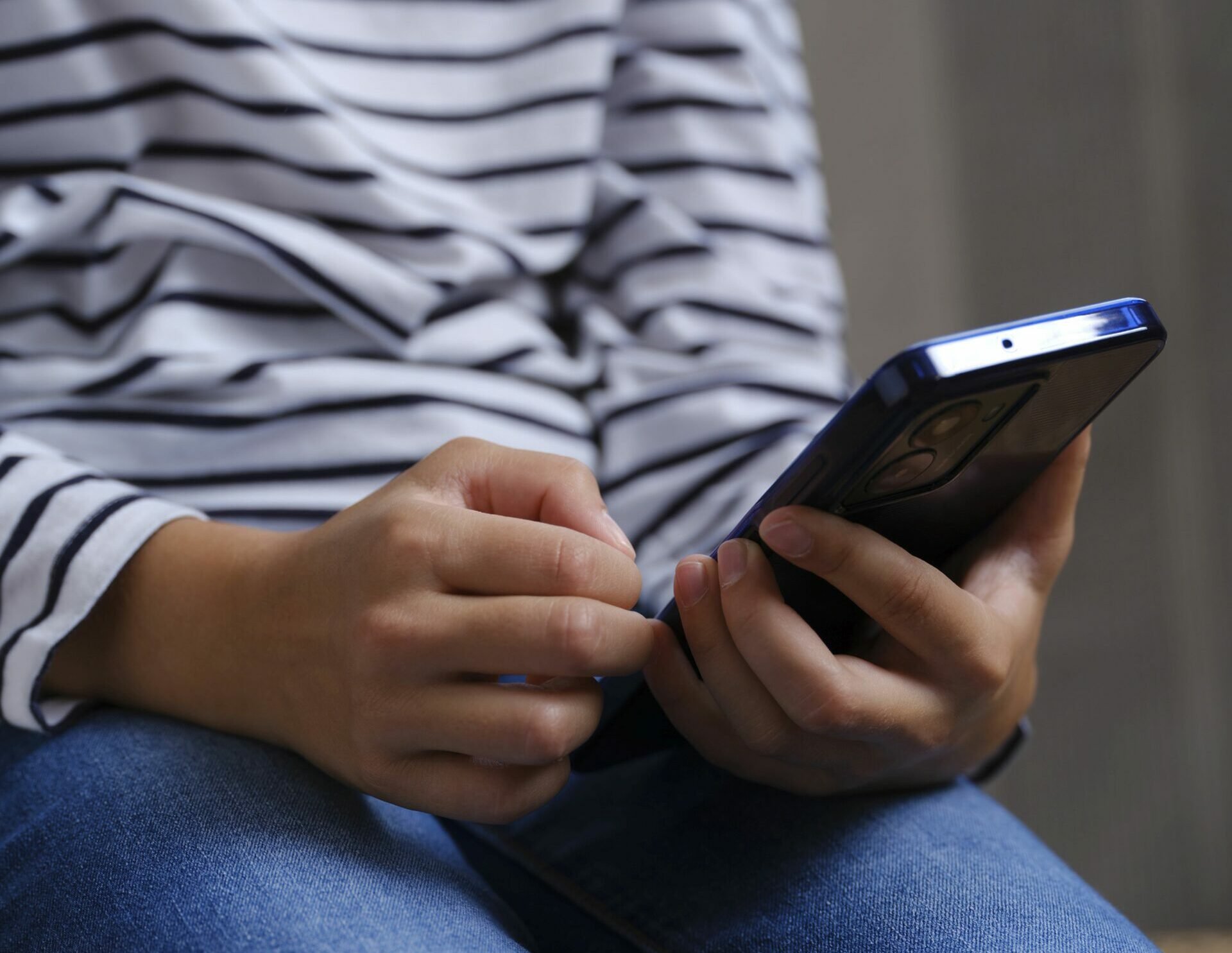 Londra vrea să pună stop furturilor de telefoane: un nou front în lupta cu crimă organizată și giganti tech Aflat în centrul unei campanii de extindere a controlului asupra furturilor de telefoane mobile, Londra face un pas decisiv în lupta cu rețelele transnaționale de crimă organizată