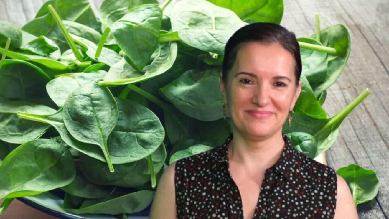 Primăvara, natura ne oferă, din nou, un dar valoros pentru sănătate: plantele cu frunze verzi, cunoscute pentru beneficiile lor nutritive și detoxifiante