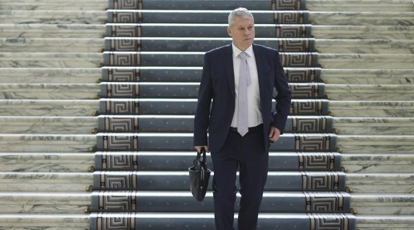 Pe care țară și-au adus copiii prietenii lui Predoiu pentru siguranță