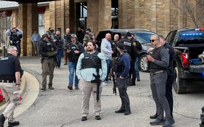 Tensiune și teroare în Michigan: un atac cu mașina și focuri de armă la sinagoga Temple Israel din West Bloomfield Un incident de o gravitate dificil de trecut cu vederea a avut loc joi în statul Michigan, unde o sinagogă reformistă emblematică din suburbia Detroit a fost scena unui atentat ce a generat o reacție alarmantă atât în comunitatea evreiască, cât și în întreaga țară