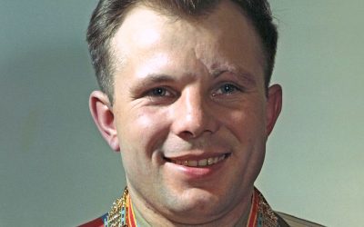 Szocul originilor modeste ale lui Iuri Gagarin, alegerea simbolică a Moscovei în Războiul Rece Pe 12 aprilie 1961, întreaga lume a rămas uimită când sovieticii au anunțat că Iuri Gagarin devenise primul om care a zburat în spațiu