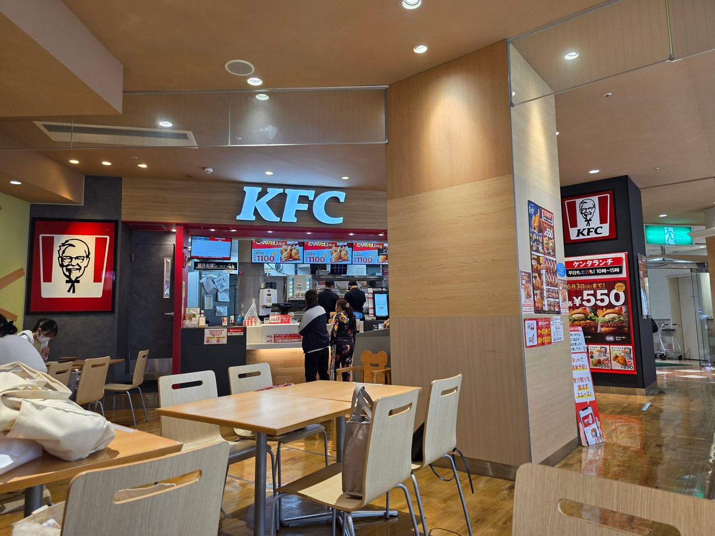 Sphera Franchise Group, unul dintre cei mai importanți jucători de pe piața de restaurante din România, anunță o nouă etapă de expansiune și modernizare pentru anul viitor