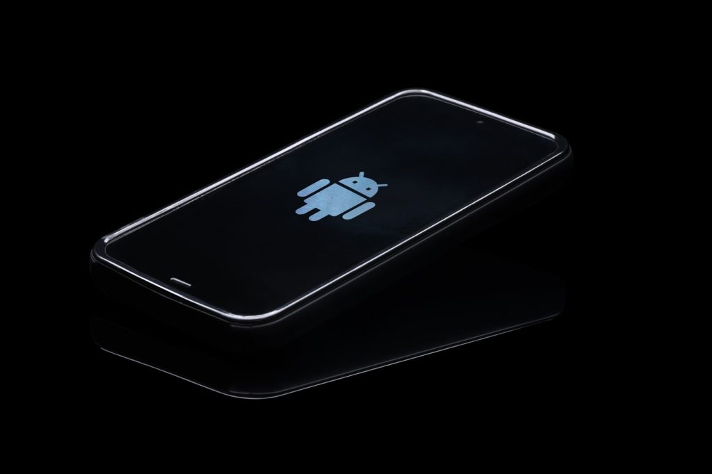 Transformarea Android-ului într-un mini desktop Linux: soluții simple și proiecte avansate În lumea tehnologiei, posibilitatea de a transforma un telefon Android într-un sistem complet de operare Linux reprezintă o oportunitate atât pentru entuziaști, cât și pentru utilizatori avansați