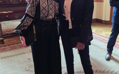 Mirabela Grădinaru, artista și antreprenoarea română, a ajuns recent în centrul atenției internaționale nu doar pentru talentul său, ci și pentru alegerile sale vestimentare în cadrul unui eveniment de rang înalt