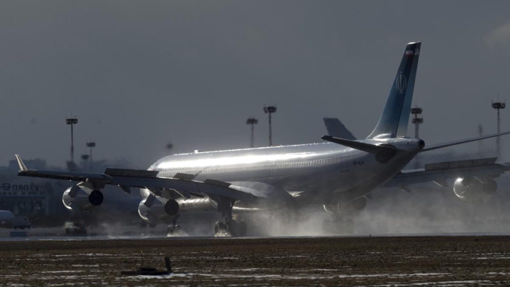 Mojtaba Khamenei, noul lider suprem al Iranului, s-a aflat în centrul unor speculații intens răspândite pe scena internațională, după ce s-a dezvăluit că acesta ar fi fost operat de urgență la Moscova și se află în prezent sub îngrijiri medicale într-o clinică din capitala rusă, frecventată de președintele Vladimir Putin