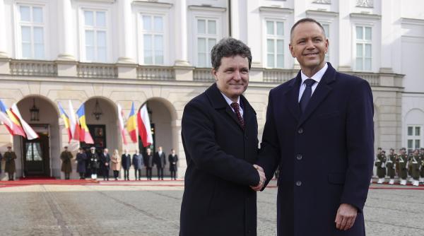 Nicușor Dan, întâmpinat cu onoruri militare la Varșovia