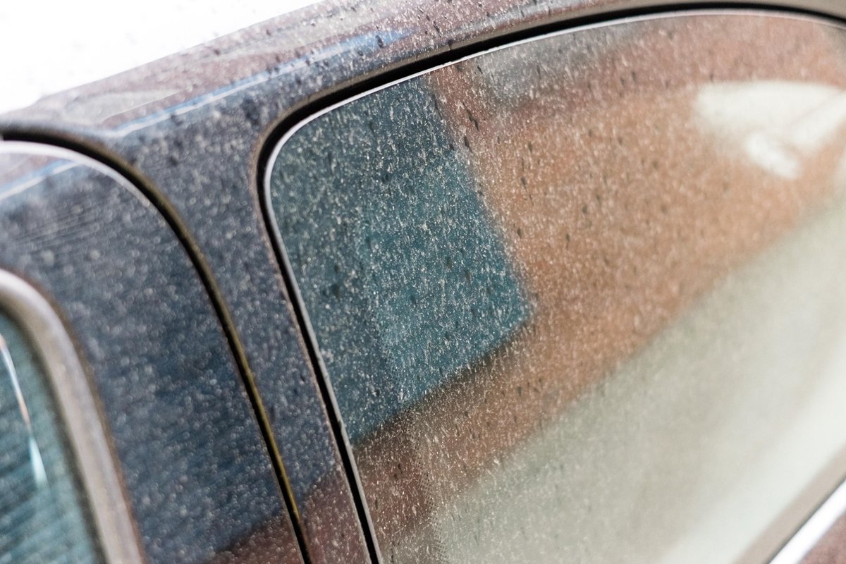 Un val de praf saharian traversează în aceste zile Europa, iar România resimte din plin efectele acestui fenomen spectaculos, însă nu lipsit de consecințe