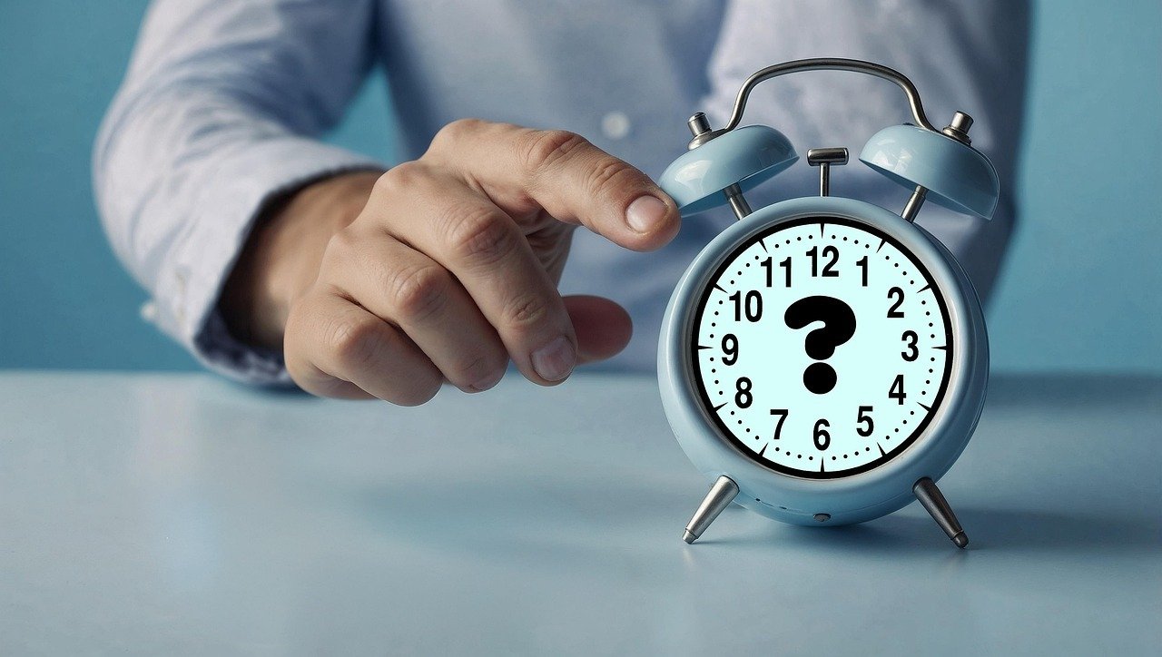 România va trece mai devreme la ora de vară în 2026, comparativ cu anul precedent