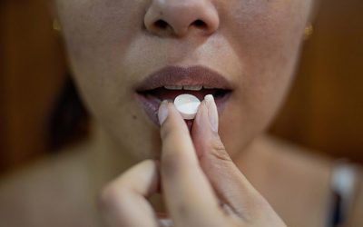 O nouă opțiune orală pentru slăbit, bazată pe aceeași substanță activă utilizată în cele mai populare injecții anti-obezitate, a fost recent aprobată în Statele Unite, stârnind interesul medicilor și al persoanelor care luptă cu excesul de kilograme