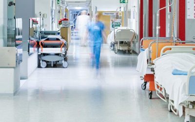 Ministrul Sănătății a anunțat recent planurile guvernamentale de reducere a capacității spitalicești în România, vizând tăierea a 23.000 de paturi din spitale până în anul 2030