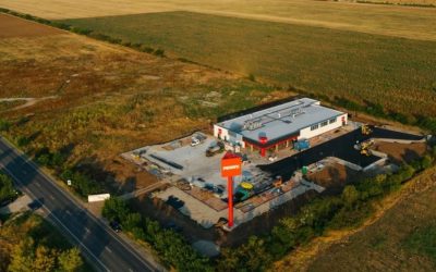 Retailerul german Penny, unul dintre cei mai mari operatori de supermarketuri din România, anunță o strategie îndrăzneață pentru următorii ani: extinderea agresivă către zonele rurale, cu focus special pe comunele cu populație cuprinsă între 5.000 și 10.000 de locuitori