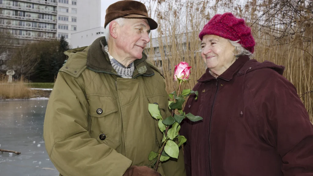 Poșta Română va asigura până la jumătatea lunii aprilie distribuirea pensiilor pentru beneficiarii sistemului public, o veste importantă pentru milioane de pensionari care depind de această sursă de venit pentru a-și asigura traiul zilnic