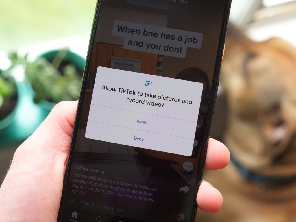 Verificarea periodică a permisiunilor aplicațiilor pe Android devine din ce în ce mai necesară într-un peisaj digital în care datele personale sunt din ce în ce mai expuse riscurilor