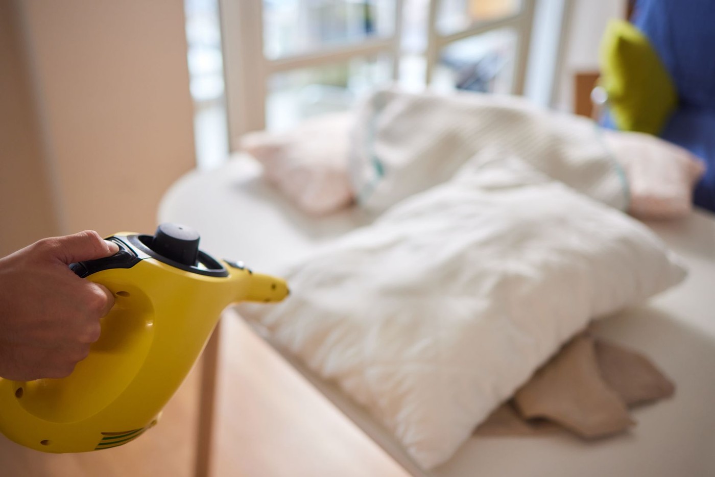 Igiena pernelor este adesea neglijată, însă aceasta poate avea un impact semnificativ asupra sănătății somnului și a bunăstării generale