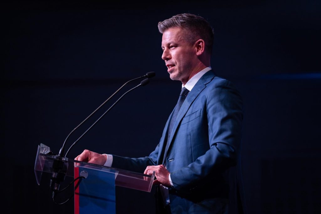 Liderul opozitiei maghiare, Peter Magyar, și-a definitivat planul de a forma un guvern de coaliție în ajunul alegerilor legislative din 12 aprilie, mizând pe un cadru format din manageri de top din mediul de afaceri
