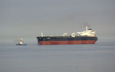 Kuweitul oprește temporar producția de petrol ca urmare a tensiunilor din Orientul Mijlociu Kuweitul a anunțat sâmbătă reducerea producției de petrol, ca urmare a agravării situației geopolitice din regiune, și a declarat stare de forță majoră în sectorul energetic