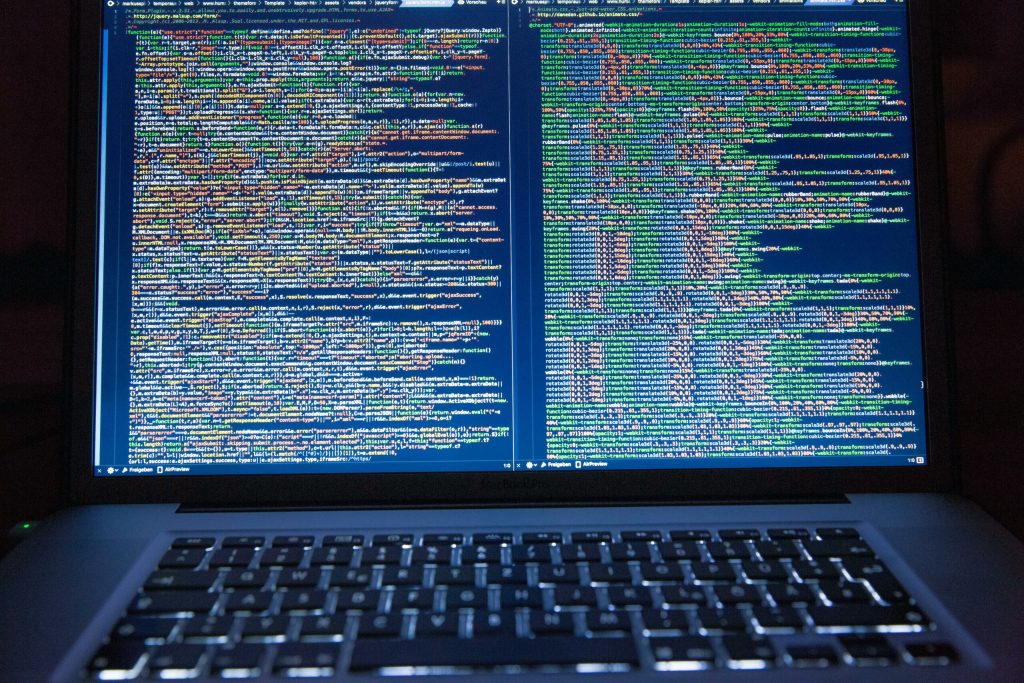 Ministerul Afacerilor Externe a anunțat recent că cele două site-uri oficiale ale instituției au fost ținta unui atac cibernetic de tip DDoS, incident care a provocat temporar încetiniri și inaccesibilitate pentru utilizatori