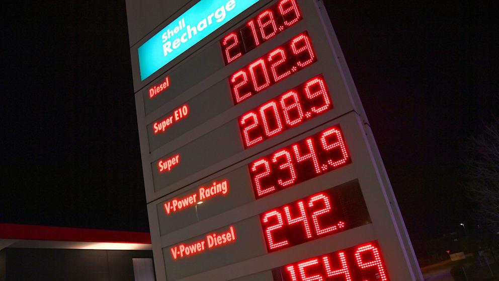 Guvernul german ia măsuri stricte pentru controlul prețurilor la carburanți, iar una dintre cele mai neașteptate prevederi vizează limita creșterii prețurilor