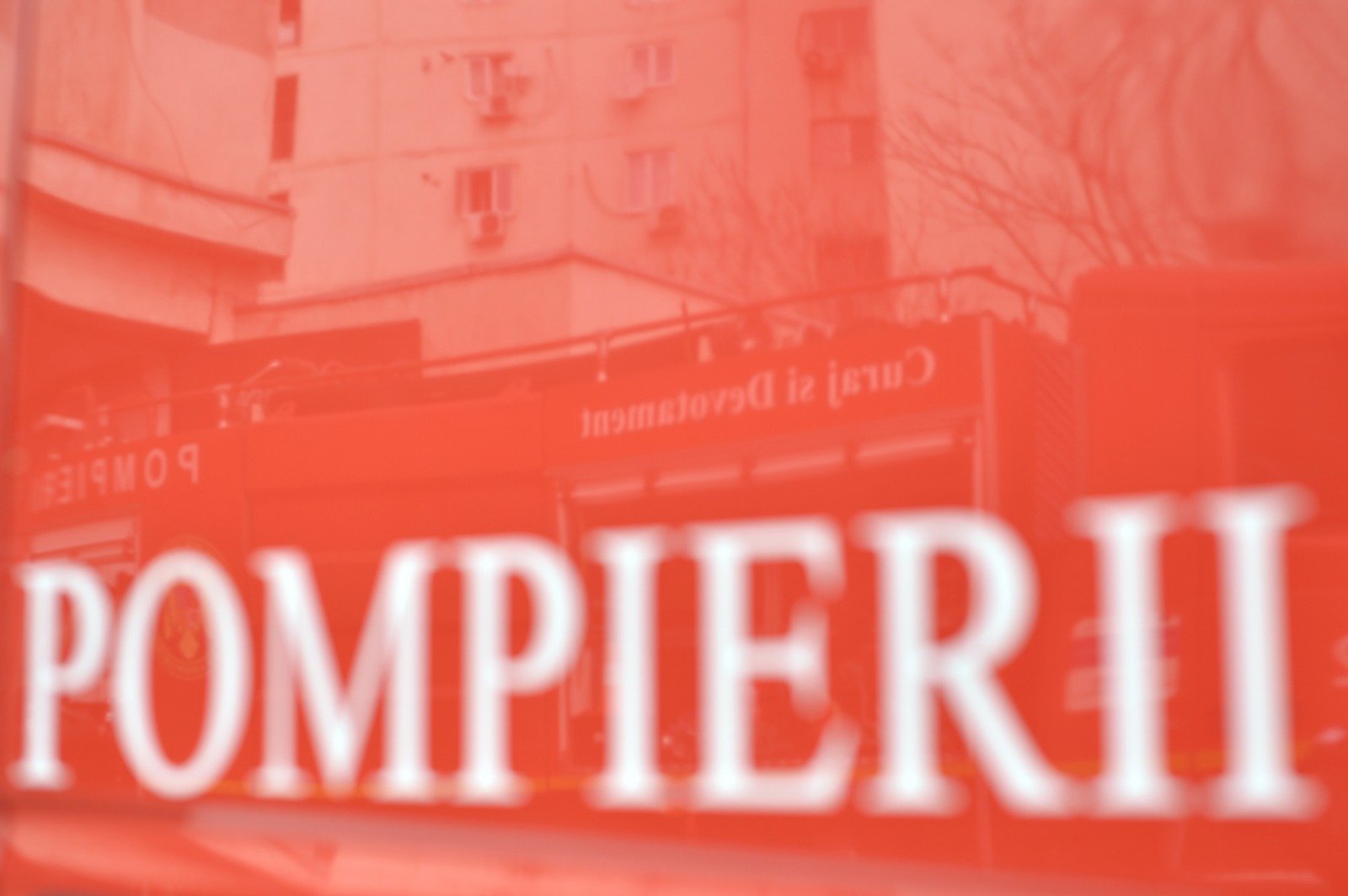 Incendiul mortal din Piatra-Neamț: o femeie de 77 de ani și-a pierdut viața în flăcări Un incendiu violent a mistuit vineri după-amiază un apartament din Piatra-Neamț, soldat cu o tragedie dificil de imaginat