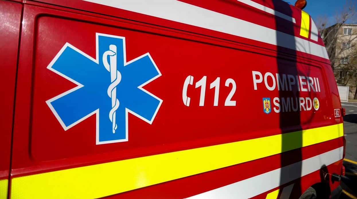 Un grav accident rutier a transformat Dâmbovița într-un carambol plin de tensiune, după ce un microbuz școlar a fost implicat într-un incident cu un ansamblu de vehicule