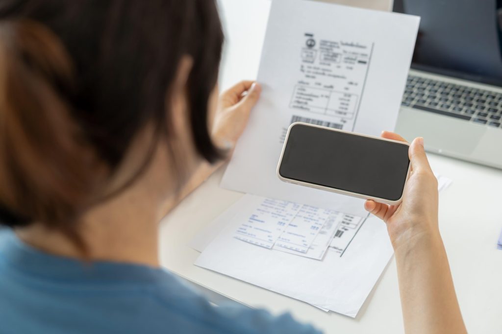 Un nou pas spre digitalizarea identității românești pare a fi pe cale să devină realitate, odată cu implementarea portofelului digital de identitate, un proiect menit să transforme modul în care cetățenii gestionează și partajează documentele personale cu instituțiile statului și furnizorii de servicii