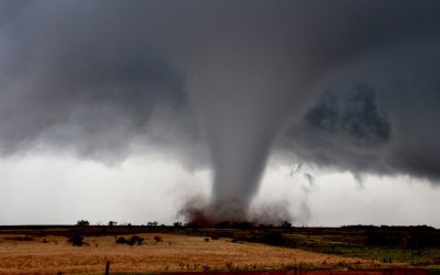 Bărbat prins în tornadă, a reușit să își păstreze viața
