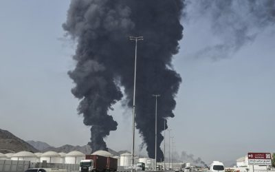 Trump solicită China să intervină pentru deblocarea Strâmtorii Ormuz; Iranul atacă un port important din Emiratele Arabe Unite