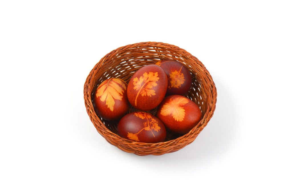 Atenție la cumpărături de Paște: riscuri ascunse în ouă, vopsea și alte produse tradiționale Se apropie sărbătorile pascale, iar pregătirile pentru masa festivă readuc în prim-plan grija față de siguranța alimentelor