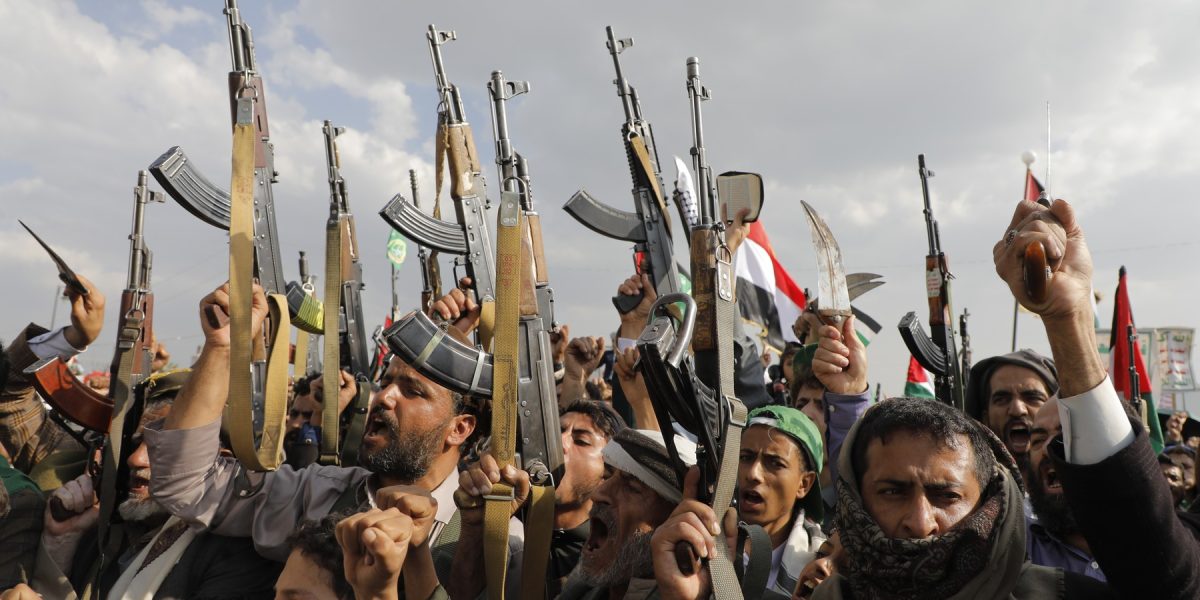 Houthi anunță intenție de intervenție militară în Orientul Mijlociu: „Avem degetul pe trăgaci”