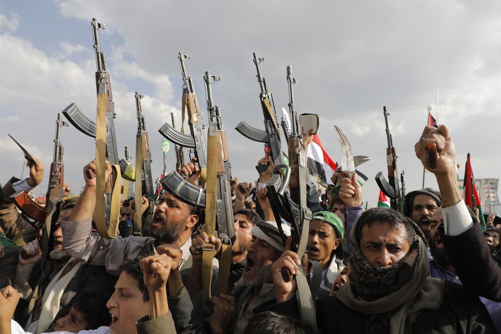 Houthi anunță intenție de intervenție militară în Orientul Mijlociu: „Avem degetul pe trăgaci”