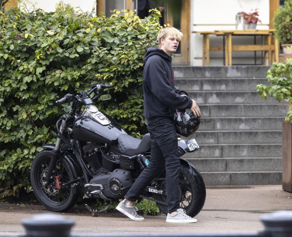 Procesul în care este implicat fiul prințesei moștenitoare a Norvegiei, Mette-Marit, continuă să fie un subiect de interes intens în Scandinavia