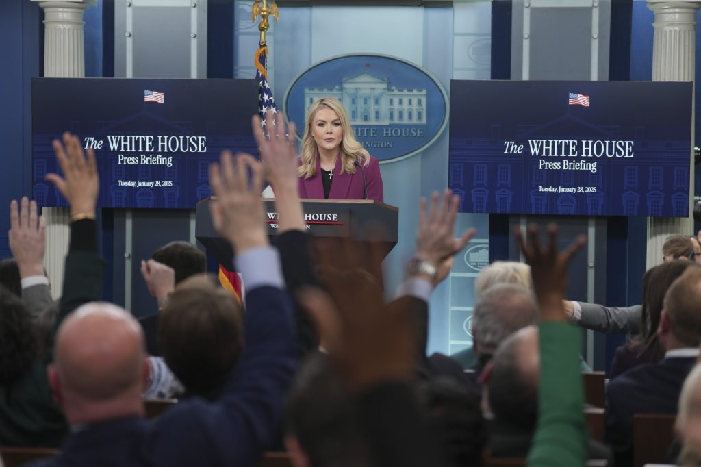 Spania cedează presiunilor SUA în contextul tensiunilor geopolitice din Europa și a negocierilor pentru accesul militar Spania a ajuns, în cele din urmă, să accepte cooperarea cu armata americană pe bazele sale aeriene, după ce ani de reticență și discuții tensionate