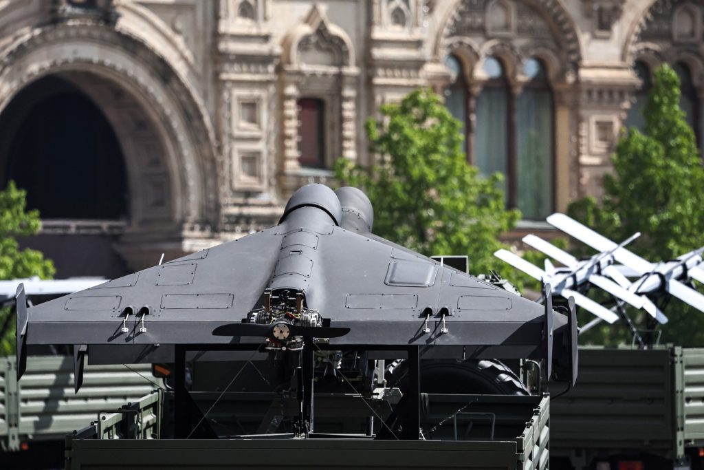 Rusia intensifică extinderea infrastructurii militare în vecinătatea Ucrainei, pregătindu-se pentru noi operțiuni de control și interceptare a dronelor, notează oficialii de la Kiev