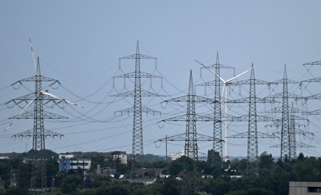 Uniunea Europeană pregătește măsuri imediate pentru combaterea creșterii prețurilor la energie, în timp ce speră ca, pe termen lung, tranziția verde să contribuie la reducerea acestor costuri