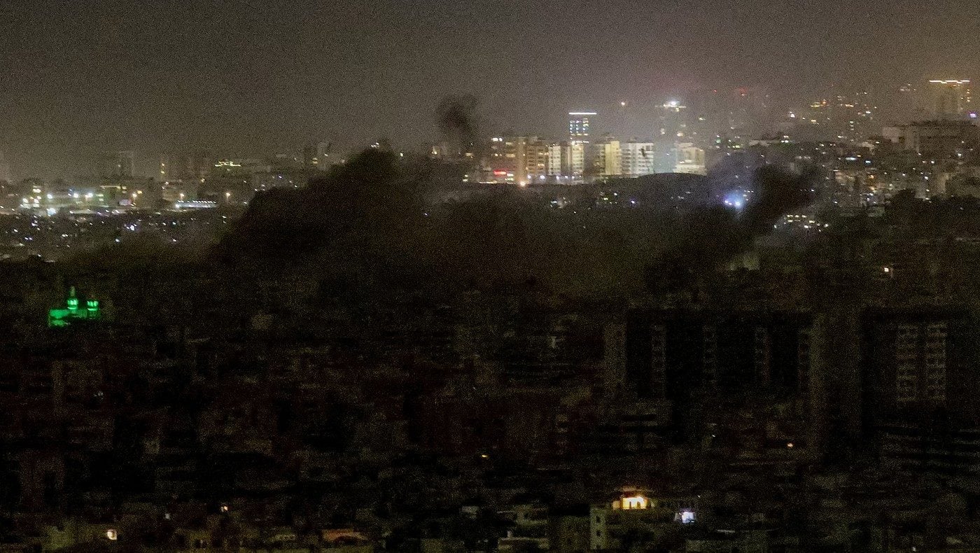 Criza escaladează în Orientul Mijlociu: Israel, Iran și complexe alianțe internaționale într-un iureș de tensiuni Duminică dimineața a adus Breaking News care amplifică tensiunea alarmantă din Orientul Mijlociu, un bazin de conflicte și interdependențe delicate