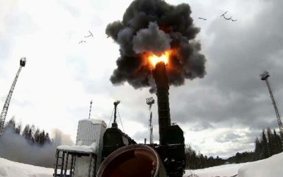 Nordul Coreei de Nord lansează zece rachete balistice în contextul tensiunilor crescânde cu Seul și Washingtonul Ostilitățile de pe peninsula coreeană au escaladat sâmbătă, când Coreea de Nord a efectuat un test cu zece rachete balistice spre Marea Japoniei, într-un eveniment care a fost immediately condamnat de către Coreea de Sud și SUA